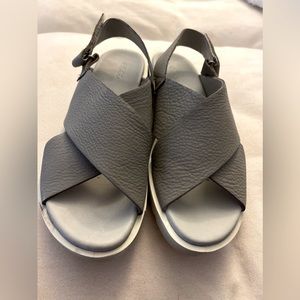 Women’s ECCO Wild Dove Trento Freja Leather Sandals Size 8 US!